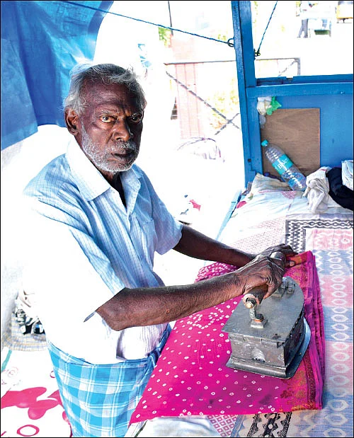 “உழைச்சுப் பழகுன உடம்புக்கு ஓய்வெடுக்கப் பிடிக்காது” - இஸ்திரி தொழிலாளி கண்ணன்