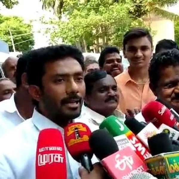 `அவருக்கு சந்தோஷம்னா எனக்கு சந்தோஷம்தான்!' - ஈ.வி.கே.எஸ்.இளங்கோவன் குறித்து ரவீந்திரநாத்குமார்