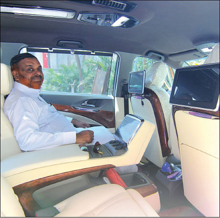 “மஹிந்திராவை பென்ஸ் ஆக்கிட்டேன்!”