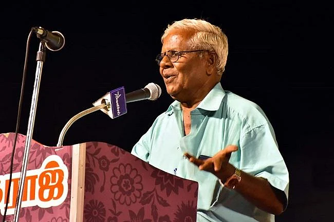 ``சட்டையைப் பிடித்துத் தள்ளினார்!” - பேராசிரியர் கல்யாணியைத் தாக்கிய சப் இன்ஸ்பெக்டர்