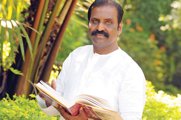 ``அ.தி.மு.க-வை எம்.ஜி.ஆர் ஆரம்பித்தது நல்லது... சொன்னவர் கருணாநிதி!'' - வியந்த வைரமுத்து