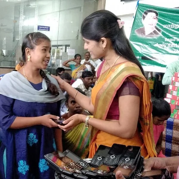 ``திருப்புமுனை ஏற்படுத்திய கலெக்டரம்மா நல்லா இருக்கோணும்'' - சேலம் பார்வையற்றோர் நெகிழ்ச்சி