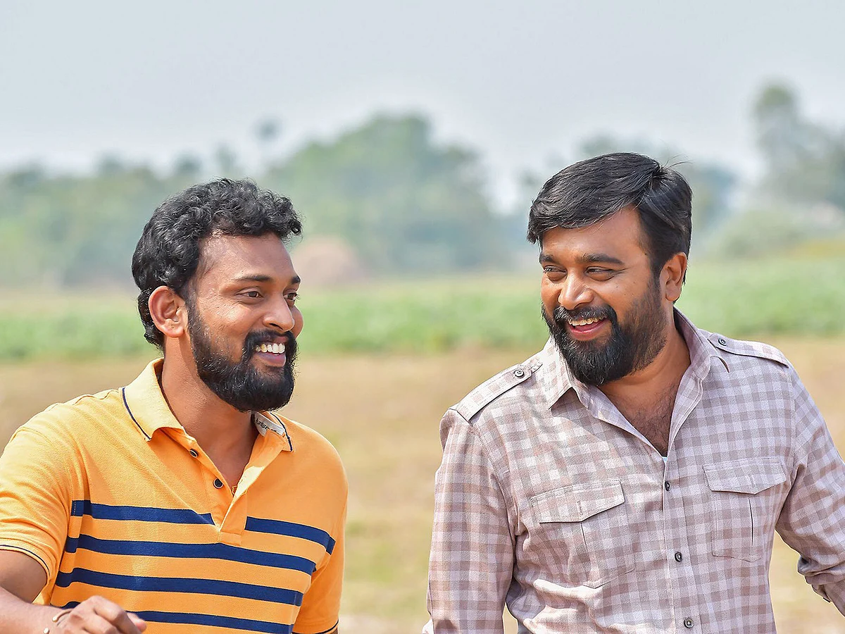 ``நானே காலை உடைச்சுக்கிறேன், காதுல அடி வாங்குறேன், காதலையும் இழக்குறேன்னார் அந்த ஹீரோ!'' #10YearsOfNaadodigal