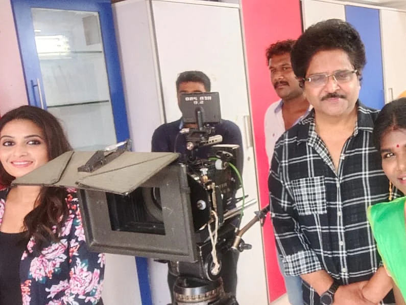 `பல அரசியல் கட்சிகள் செய்யாததை நிஷா செய்தாங்க; அதை மறக்கலாமா?’ - `கலக்கப் போவது யாரு’ பழனி