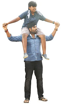 “அப்பா, மகன் ரெண்டுபேரும் திருடர்கள்!”