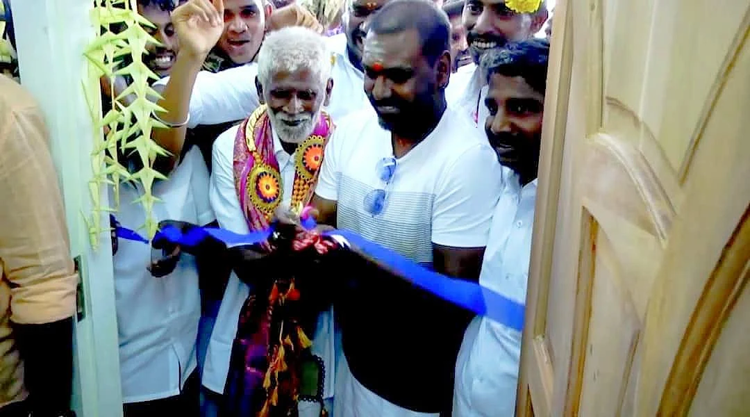 சமூக சேவகர் `515 கணேசன்'-க்கு புது வீடு - நேரடியாக வந்து நெகிழ வைத்த ராகவா லாரன்ஸ்