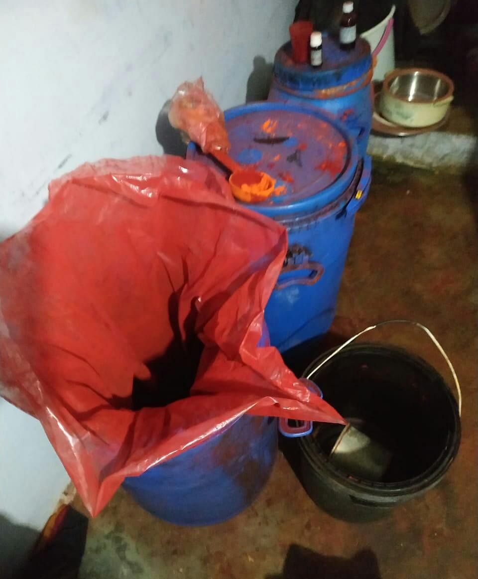 மலைத்துப்போன அதிகாரிகள்... நீலகிரியில் டன் கணக்கில் தேயிலைத் தூளில் ரசாயன கலப்படம்!