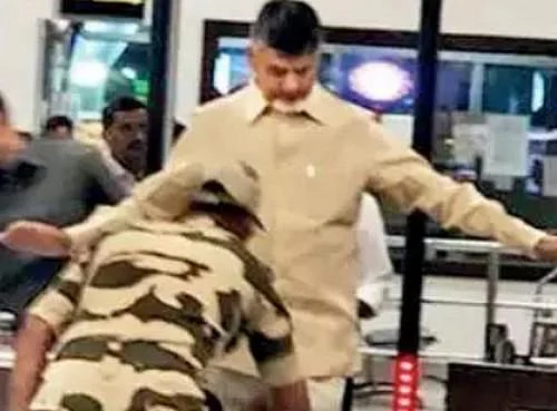``சார்... நீங்க மக்களோடு மக்களா பஸ்ல போங்க!''- அதிர்ச்சியில் உறைந்த சந்திரபாபு நாயுடு