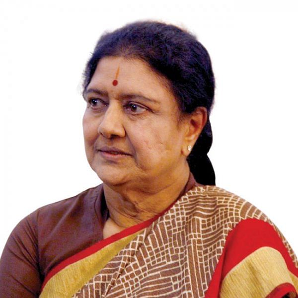 “சின்னம்மா தலைமையில் அ.தி.மு.க!” - சசிகலா ஆதரவாளர்களின் புதுக்கணக்கு!