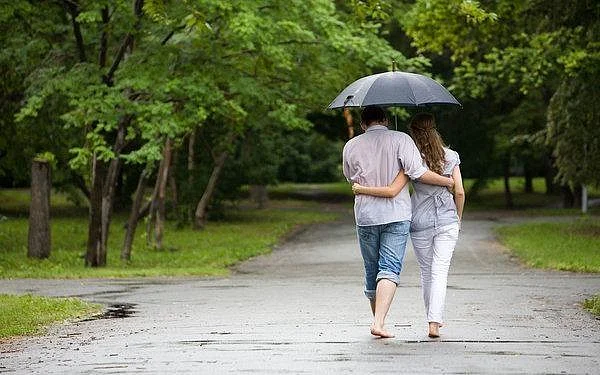 குடும்ப ஒற்றுமையைச் சீர்குலைக்கிறதா டிக் டாக்- என்ன சொல்கிறார்கள் உளவியல் நிபுணர்கள்?