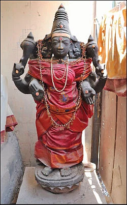 “கோயில் எழும்பட்டும் குறைகள் நீங்கட்டும்!”