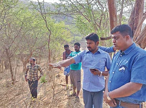 தடுப்பணை சீரமைப்புக்கு முன்...