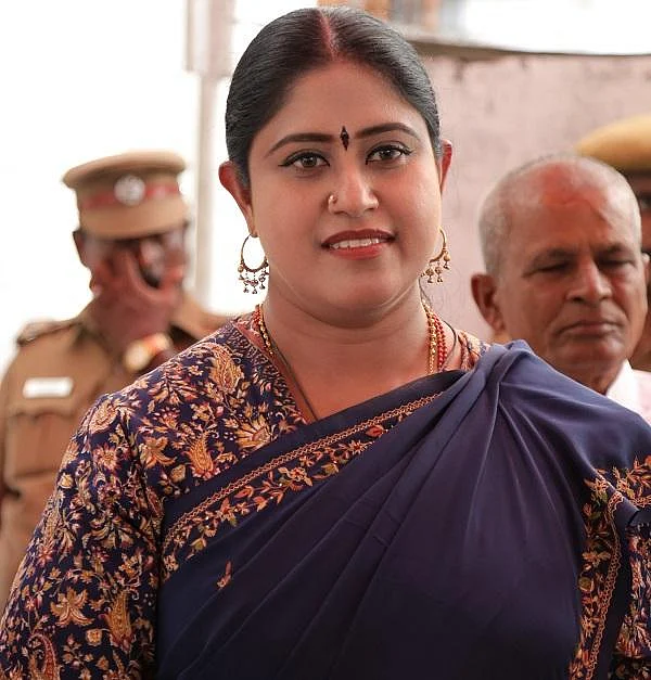 `தினகரனை நம்பிச் சென்று ஏமாந்துவிட்டனர்!' - தங்க தமிழ்ச்செல்வன் `தாவல்' குறித்து விஜயதரணி எம்.எல்.ஏ