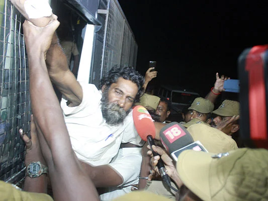 `உத்தரவை போலீஸ் செயல்படுத்தலைன்னா எனக்கு போன் பண்ணுங்க!' - முகிலனுக்கு உறுதி கொடுத்த நீதிபதி