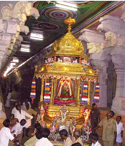 மாறியது நிறம்... முடங்கிக்கிடக்குது தங்க ரதம்!