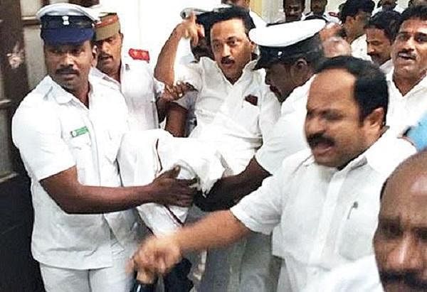 மீண்டும் சர்ச்சையை ஏற்படுத்துமா... சபாநாயகர் மீதான நம்பிக்கையில்லா தீர்மானம்?