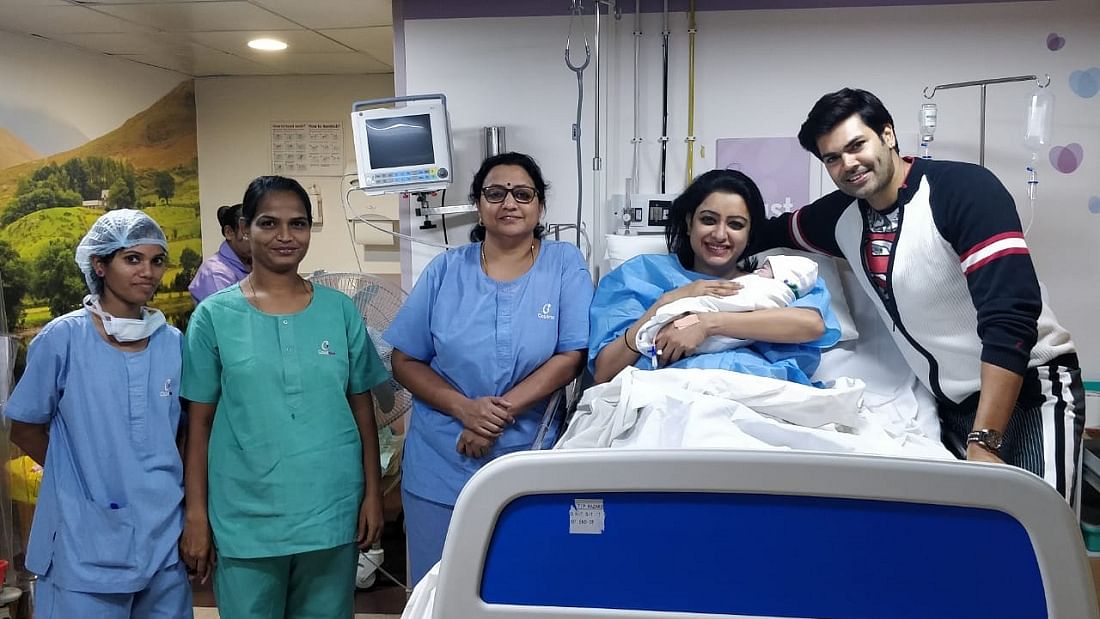 மருத்துவமனையில் குழந்தை உடன் கணேஷ் வெங்கட்ராம் - நிஷா 