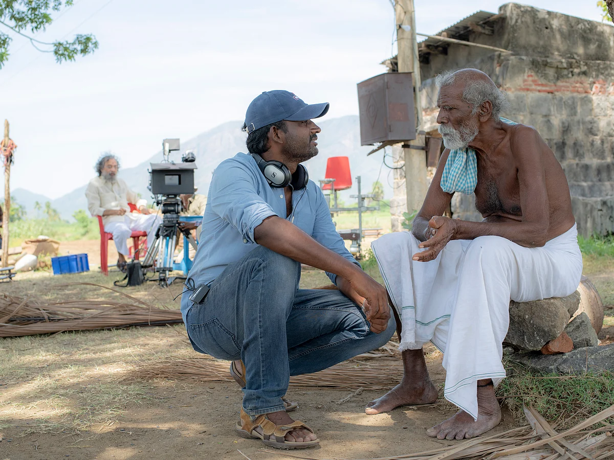 கடைசி விவசாயி படப்பிடிப்பில் இயக்குநர் மணிகண்டன்