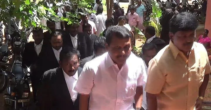 கரூர் கலெக்டர் தொடர்ந்த வழக்கு - செந்தில் பாலாஜி, ஜோதிமணிக்கு நிபந்தனை ஜாமீன்!