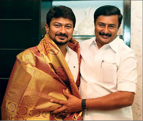 உதயநிதியுடன் வெள்ளக்கோவில் சாமிநாதன்
