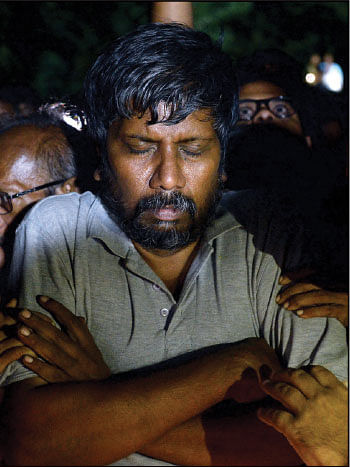 மக்கள் மருத்துவருக்கு என்ன பதிலை வைத்திருக்கிறது ‘டாஸ்மாக்’ அரசு?