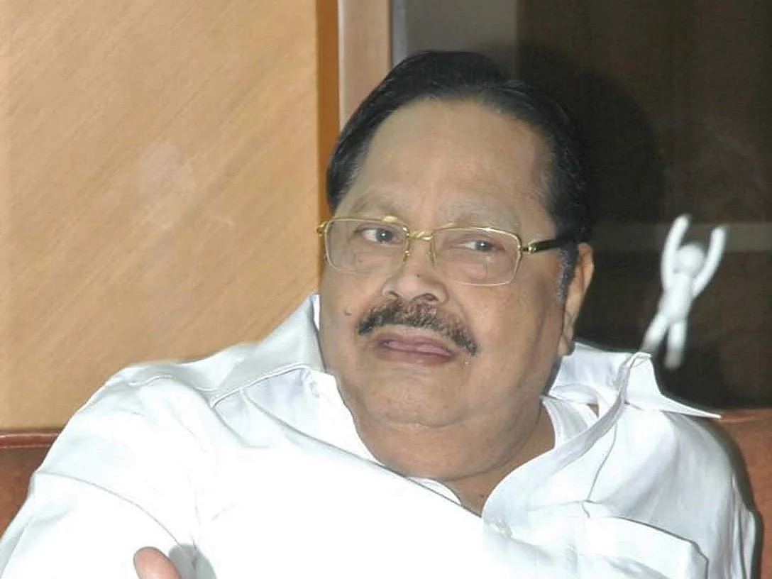 `என் மகனை லாரி ஏற்றிக் கொல்லப்பார்த்தார்கள்!’ - மேடையில் கதறியழுத துரைமுருகன்