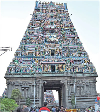 உணவு உலா: முக்கோண வடிவத் தின்பண்டத்துக்கு முதல் வணக்கம்!