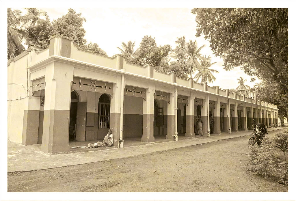 “உங்கள் ஆஸ்பத்திரியைப் பற்றி நிறைய கேள்விப்பட்டிருக்கிறேன். இந்த இடம் ஓர் அன்பு மலையென்றும் இங்கே தெய்வீகக் கருணைச் சுனையொன்று இருப்பதாகவும், இந்தச் சுனையின் குளிர்நீரில் மூழ்குகின்றவர்களின் தொழுநோயுடன் மனநோய்களும் தீர்ந்துவிடுமென்றும் கேள்விப்பட்டிருக்கிறேன்.”