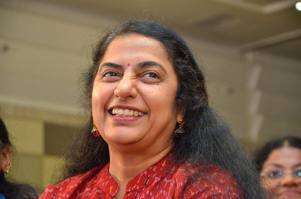 சுஹாசினி
