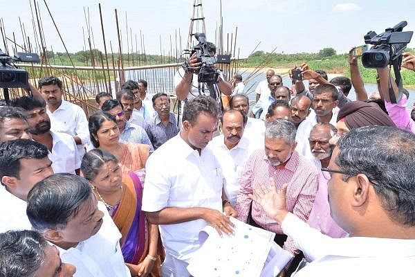 ’பருவமழை குறைந்ததே தண்ணீர் தட்டுப்பாட்டுக்குக் காரணம்’ -அமைச்சர் வேலுமணி தகவல்!