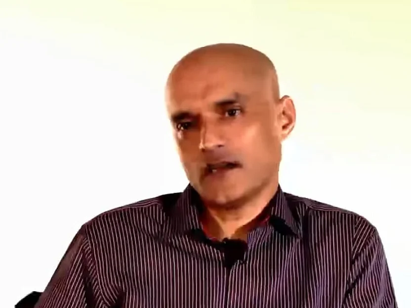 `தீர்ப்பை மறு பரிசீலனை பண்ணுங்க!' - குல்பூஷன் ஜாதவ் வழக்கில் இந்தியாவுக்கு சாதகமான தீர்ப்பு