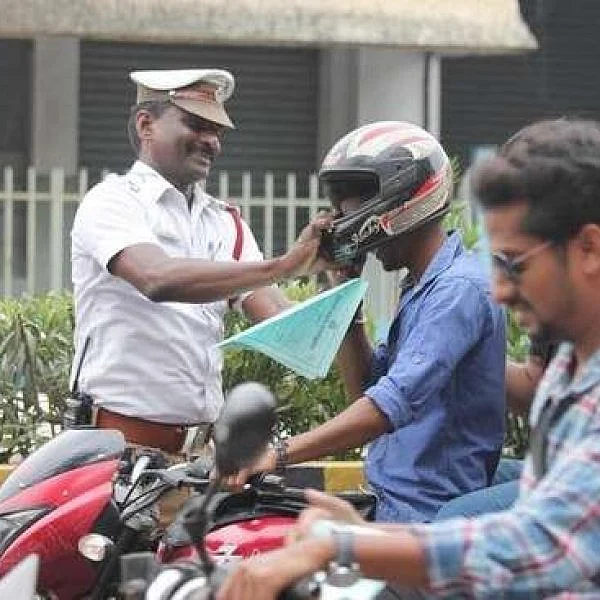 குழந்தைகள் ஹெல்மெட் அணிவது கட்டாயம்