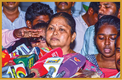 முகிலன் மனைவி