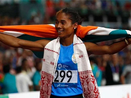 15 நாள்களில் 5 தங்கப் பதக்கங்கள்... அசத்தும் வேகப்புயல் ஹீமா தாஸ்!