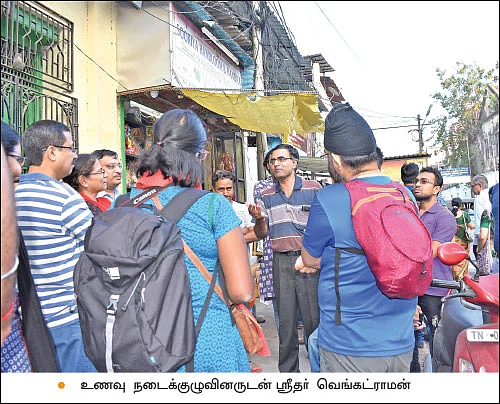 உணவு உலா: முக்கோண வடிவத் தின்பண்டத்துக்கு முதல் வணக்கம்!