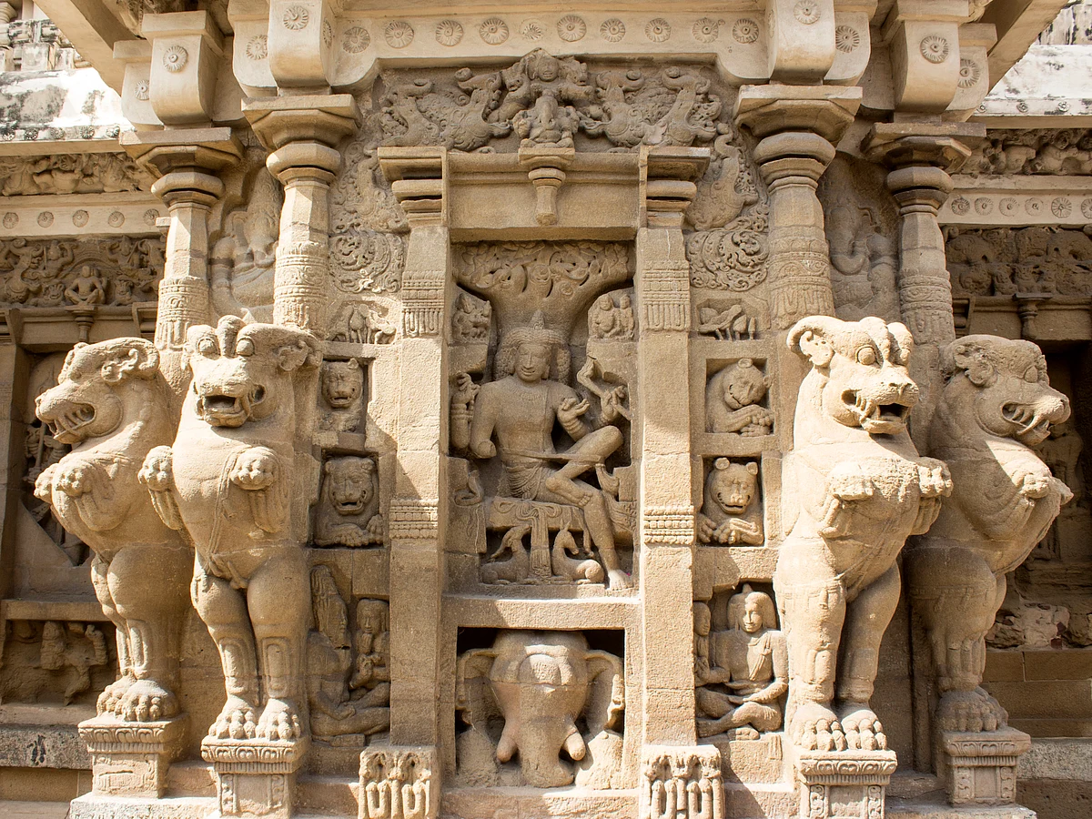 லோக குரு தட்சிணாமூர்த்தி அவதரித்த குருபூர்ணிமா- குருவை வழிபட உகந்தநாள்!