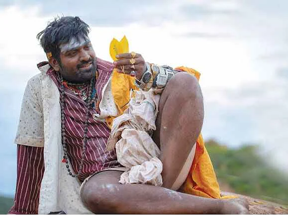 `கடைசி விவசாயி' பட இசை சர்ச்சைத் தொடர்பாக இளையராஜா புகார் கொடுத்தாரா? இயக்குநர் மணிகண்டன் விளக்கம்!