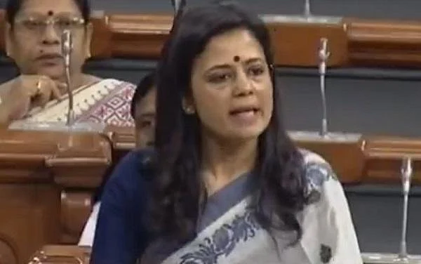 ‘நான் திருடிப் பேசினேனா?’ - நாடாளுமன்ற பேச்சு விமர்சனத்தால் கொதிக்கும் மஹூவா