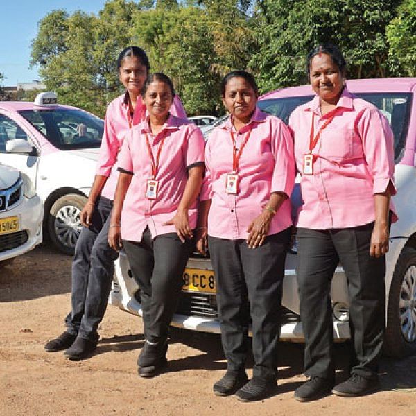 மாற்றம் நல்லது: பிங்க் டாக்ஸி பெண்களால்... பெண்களுக்காக!