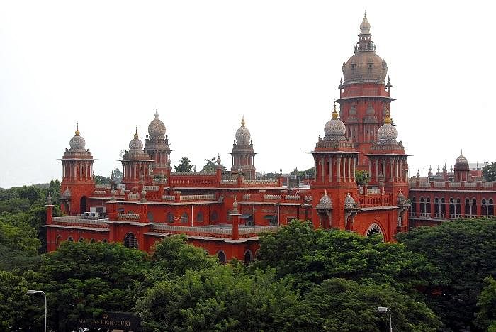 சட்டவிரோதமாக நிலத்தடி நீர் எடுத்தால் நடவடிக்கை..! - உயர் நீதிமன்றம் அதிரடி உத்தரவு