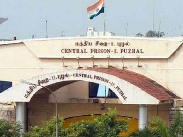 ``70 கைதிகள் உண்ணாவிரதமா?'' - புழல் சிறை எஸ்.பி-யைச் சுற்றும் புதிய சர்ச்சை!