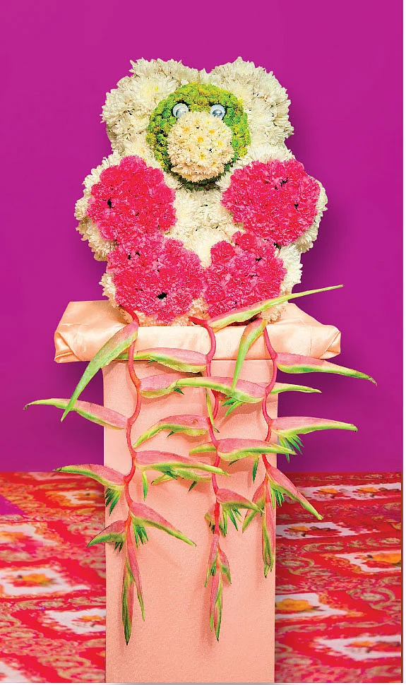 பூக்களால் செய்த பசு - கன்று மாடல்... அள்ளித் தந்தது அங்கீகாரம்!