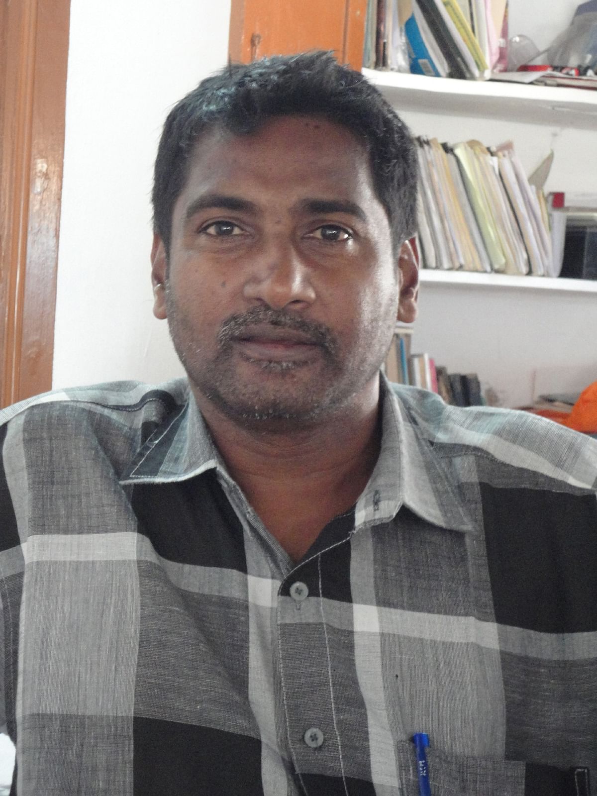 முகிலன்
