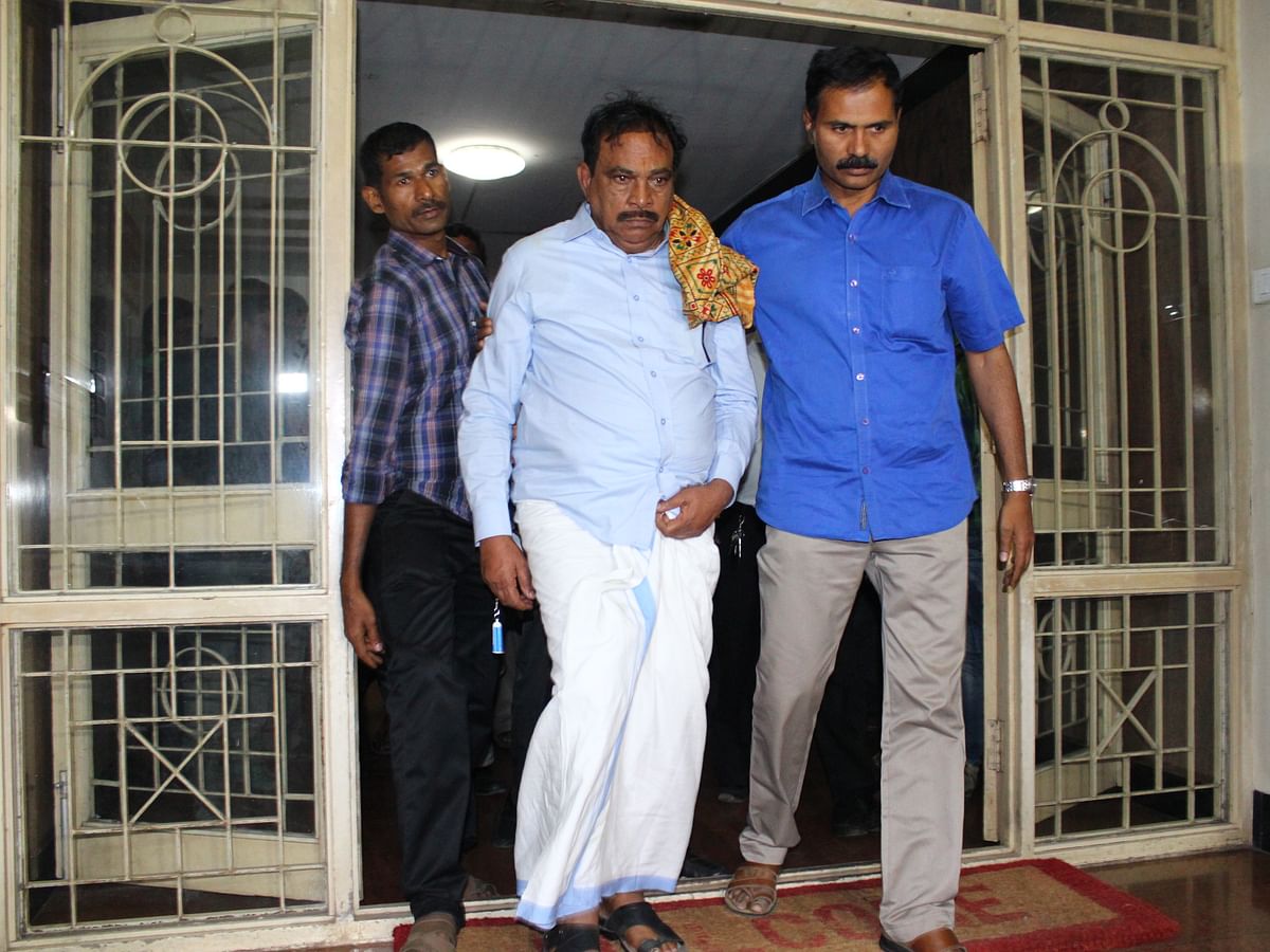 பாரதியார் பல்கலைக்கழகமும்... லஞ்ச வழக்கின் தற்போதைய நிலவரமும்! #DoubtOfCommonMan