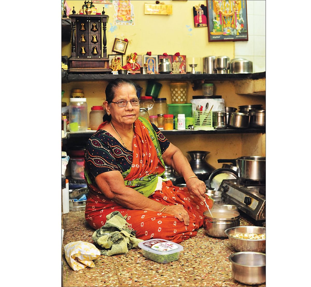 கையில தொழில் இருக்கு மனசுல தைரியம் இருக்கு! - மைதிலி