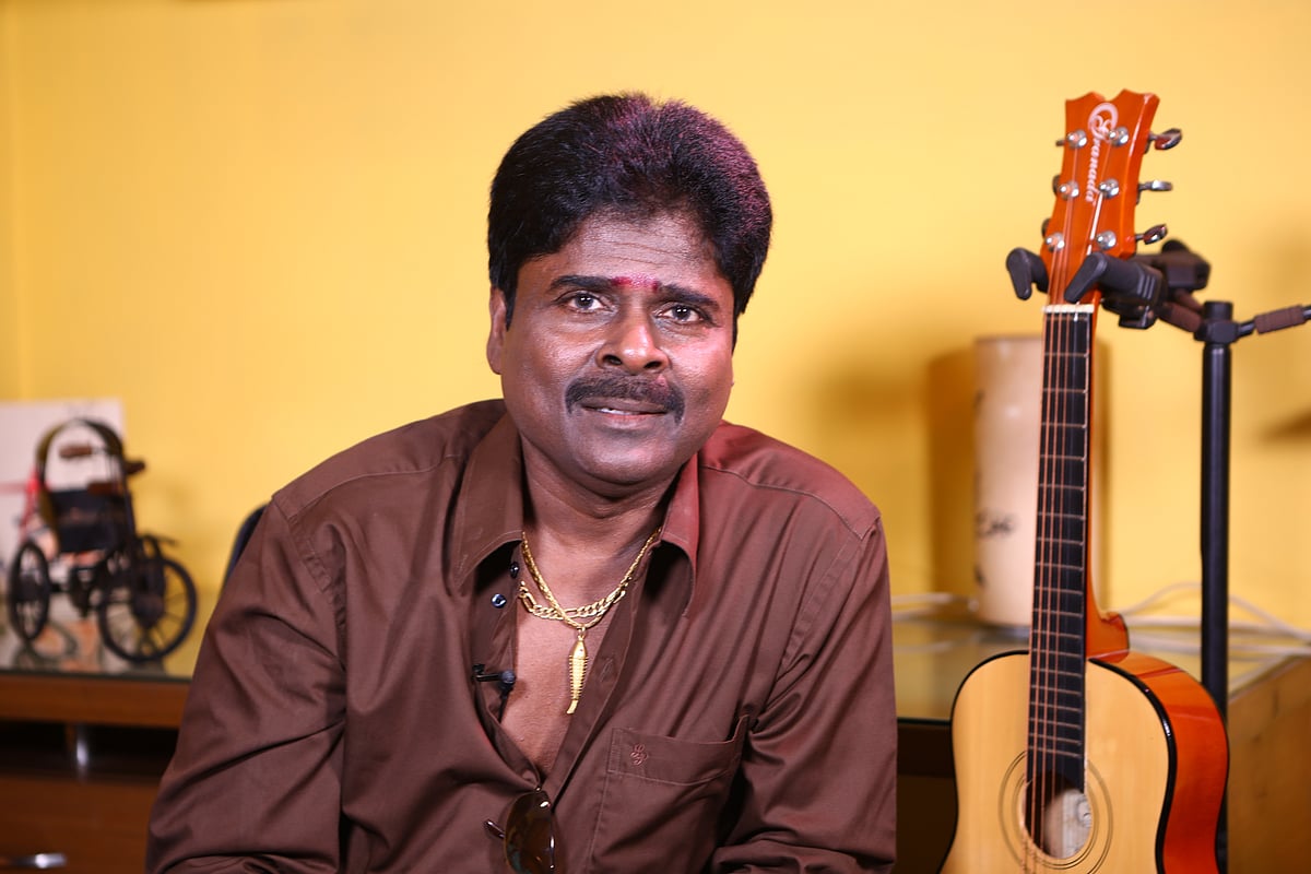 லேடீஸ் ப்ளீஸ்... கானா பாடாதீங்க... ஏன் சொல்றேன்னா..!?" - 'கானா' உலகநாதன் |  Gana Ulaganadhan exclusive interview - Vikatan