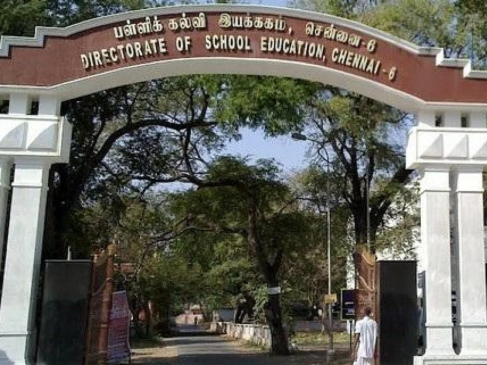 பள்ளிக் கல்வித்துறைக்கு ஆணையர் நியமிப்பதில் என்ன சிக்கல்? - எதிர்ப்பு வலுப்பது ஏன்?