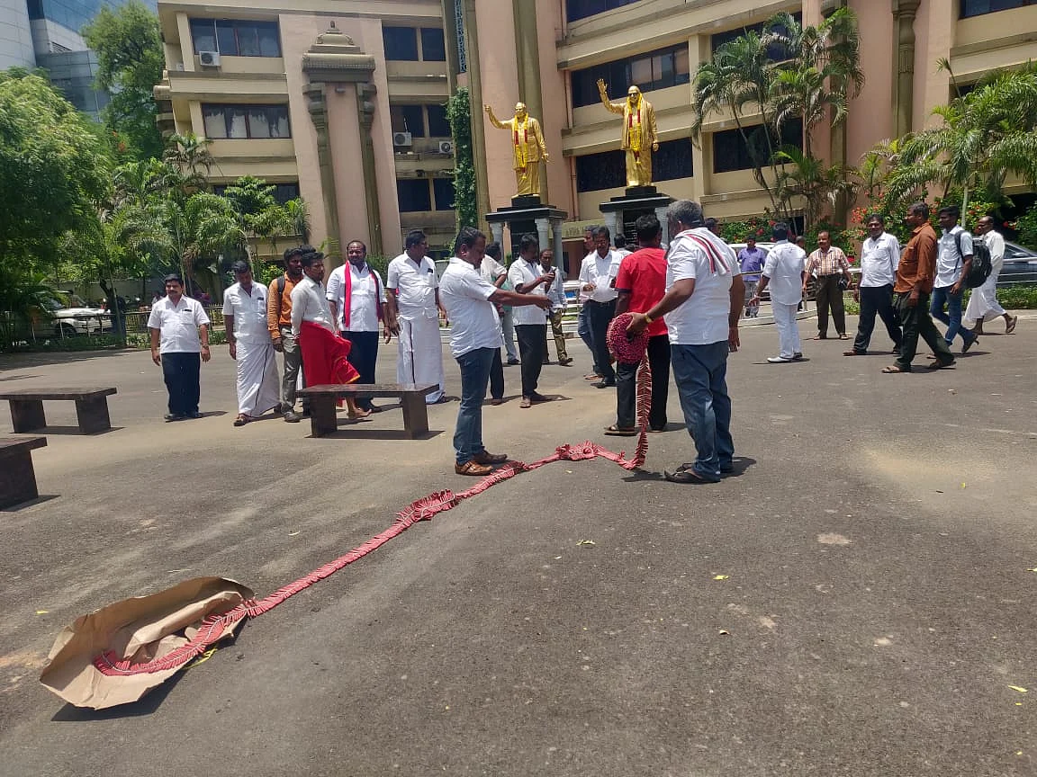 அறிவாலயத்தில் கொண்டாட்டம்