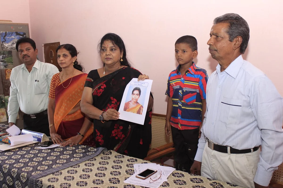 குழந்தைகள் நலக் குழுவினருடன் தருண்
