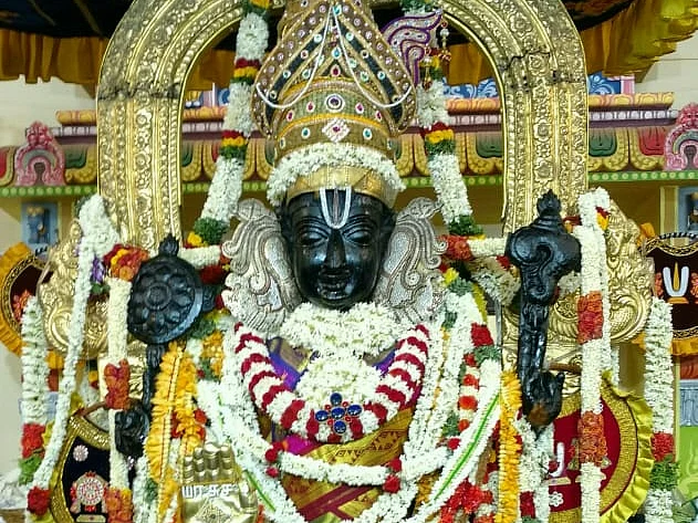 பச்சைப்பட்டில் அத்திரவரதர்... 1 கோடியை நெருங்கும் பக்தர்களின் எண்ணிக்கை!